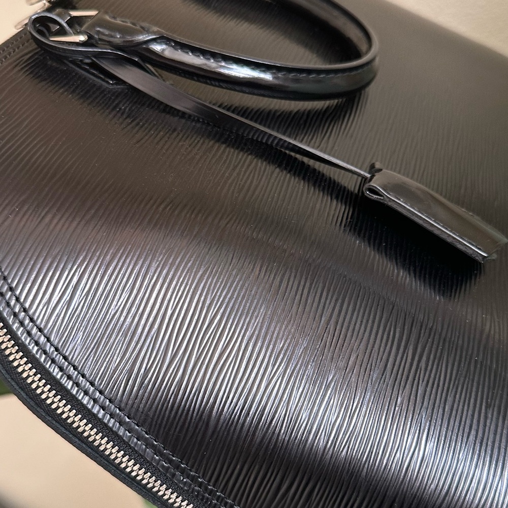 Vintage Louis Vuitton Alma GM electric epi EUC black epi Leather - Picture 4 of 17